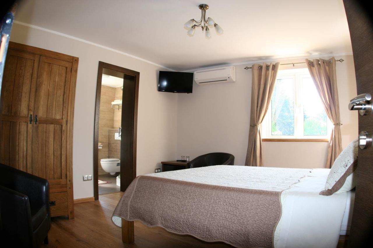 Millenium House 1 Bed and Breakfast Jezerce Exterior foto