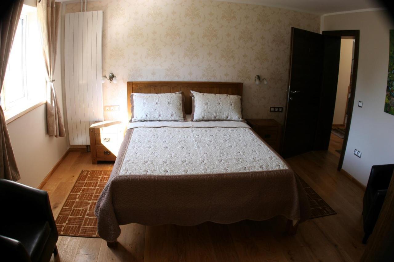 Millenium House 1 Bed and Breakfast Jezerce Exterior foto